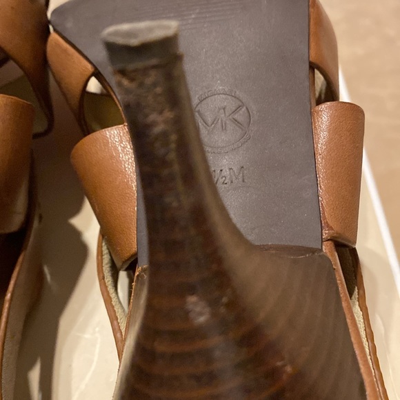 MICHAEL KORS ZOE SANDALS - Picture 8 of 14